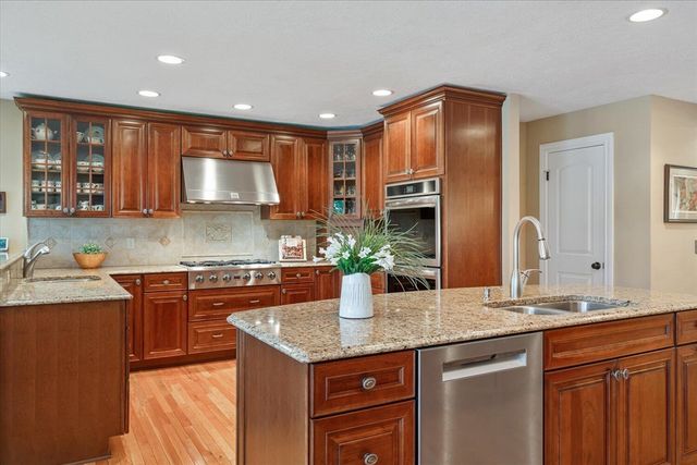 7414 Field Bay Avenue, Kalamazoo, MI 49009