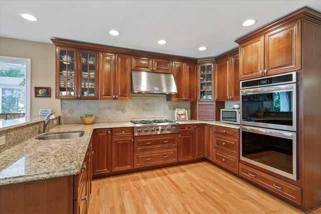 7414 Field Bay Avenue, Kalamazoo, MI 49009