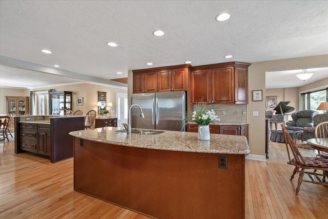 7414 Field Bay Avenue, Kalamazoo, MI 49009