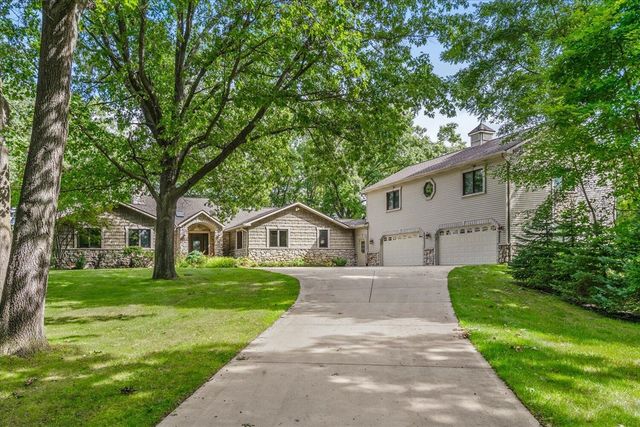 7414 Field Bay Avenue, Kalamazoo, MI 49009
