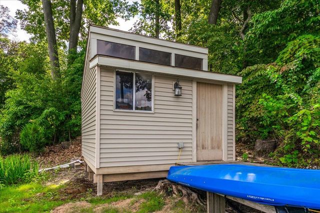 7414 Field Bay Avenue, Kalamazoo, MI 49009