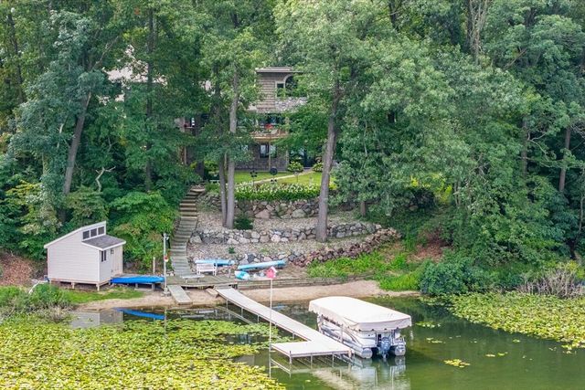7414 Field Bay Avenue, Kalamazoo, MI 49009