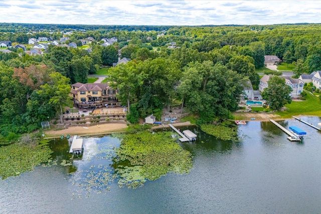 7414 Field Bay Avenue, Kalamazoo, MI 49009