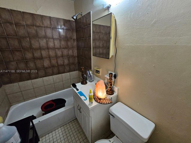 1817 NW 25th Avenue, Fort Lauderdale, FL 33311