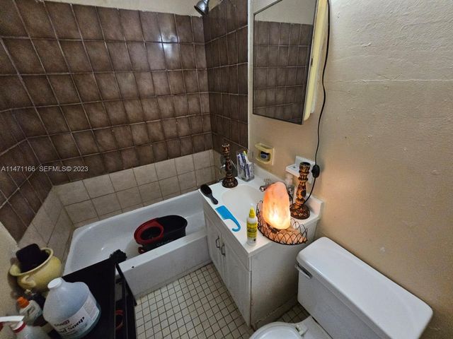 1817 NW 25th Avenue, Fort Lauderdale, FL 33311