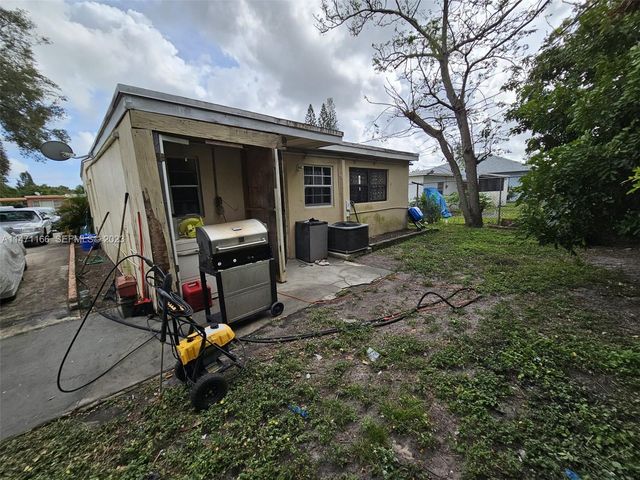 1817 NW 25th Avenue, Fort Lauderdale, FL 33311
