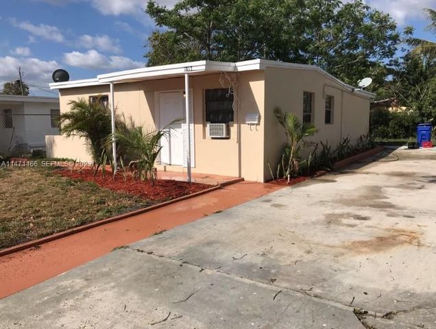 1817 NW 25th Avenue, Fort Lauderdale, FL 33311