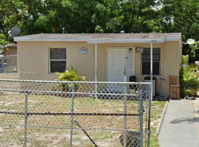 1817 NW 25th Avenue, Fort Lauderdale, FL 33311