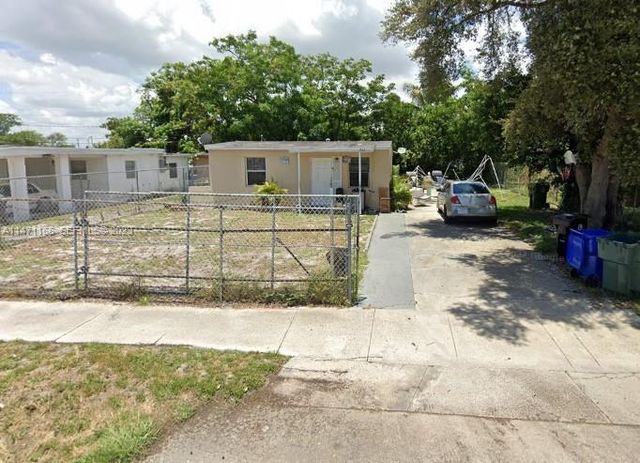 1817 NW 25th Avenue, Fort Lauderdale, FL 33311