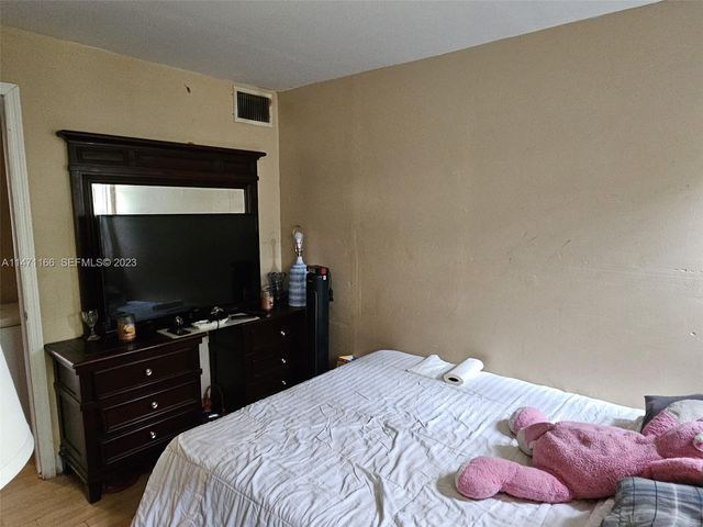 1817 NW 25th Avenue, Fort Lauderdale, FL 33311