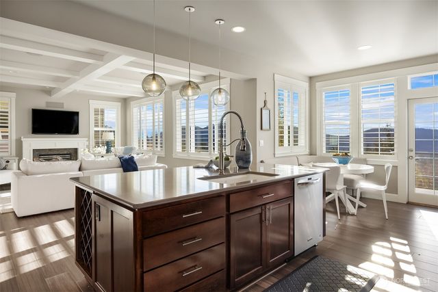 2440 NE Daphne Street, Issaquah, WA 98029