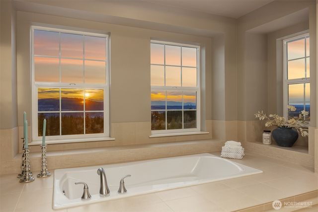 2440 NE Daphne Street, Issaquah, WA 98029