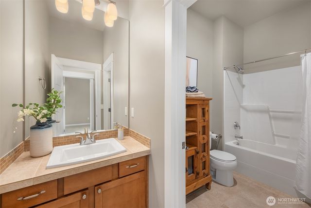 2440 NE Daphne Street, Issaquah, WA 98029