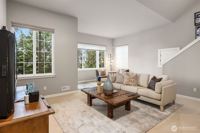 2440 NE Daphne Street, Issaquah, WA 98029