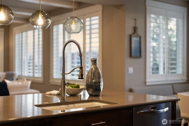 2440 NE Daphne Street, Issaquah, WA 98029