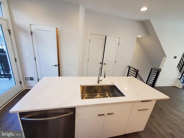 1882 MICHAEL FARADAY DR, Reston, VA 20190