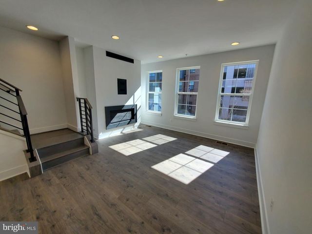 1882 MICHAEL FARADAY DR, Reston, VA 20190