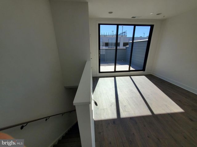 1882 MICHAEL FARADAY DR, Reston, VA 20190