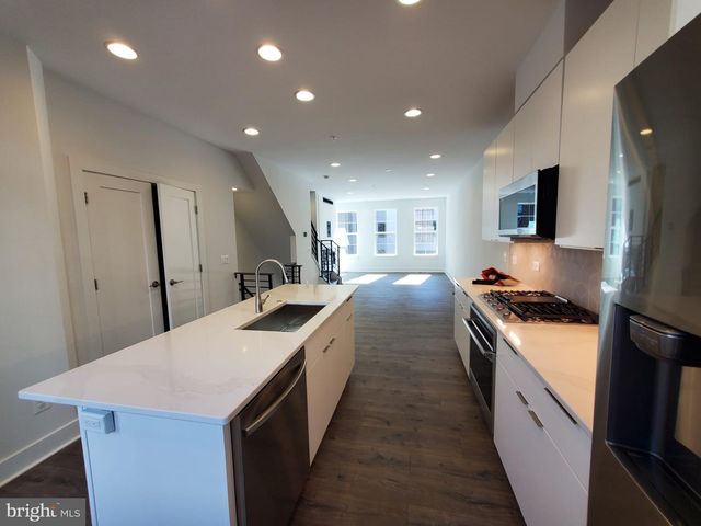 1882 MICHAEL FARADAY DR, Reston, VA 20190