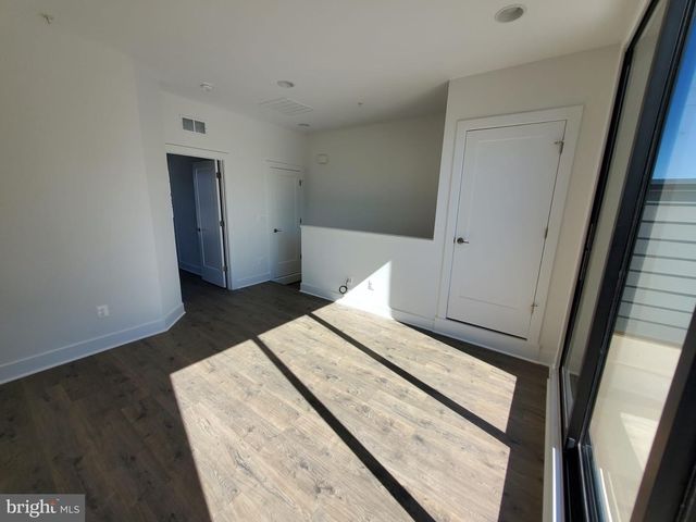 1882 MICHAEL FARADAY DR, Reston, VA 20190
