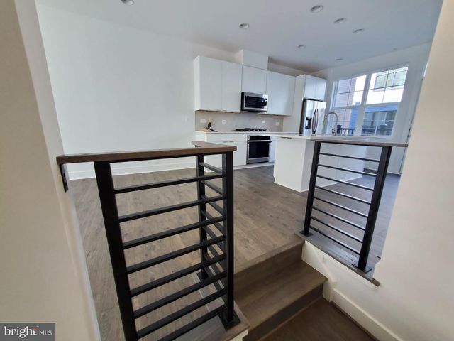 1882 MICHAEL FARADAY DR, Reston, VA 20190