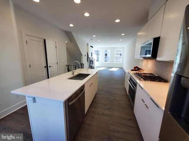 1882 MICHAEL FARADAY DR, Reston, VA 20190
