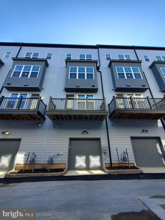 1882 MICHAEL FARADAY DR, Reston, VA 20190