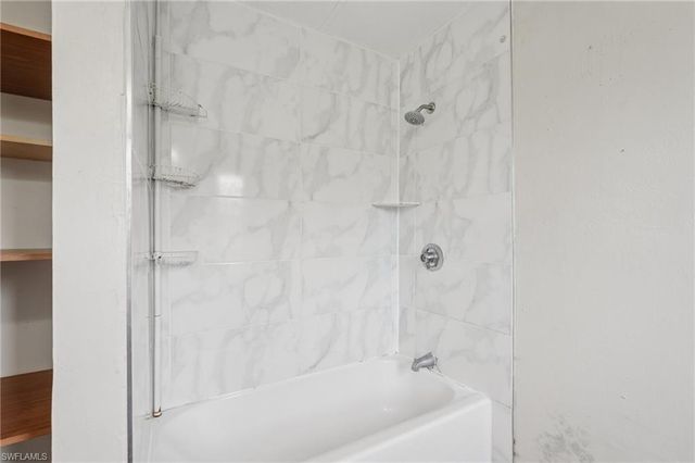 53 Grosbeak LN, Naples, FL 34114
