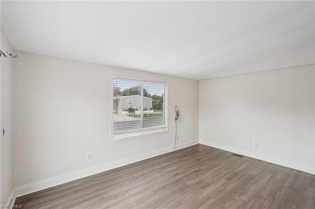 53 Grosbeak LN, Naples, FL 34114