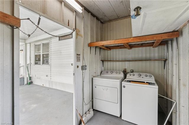 53 Grosbeak LN, Naples, FL 34114