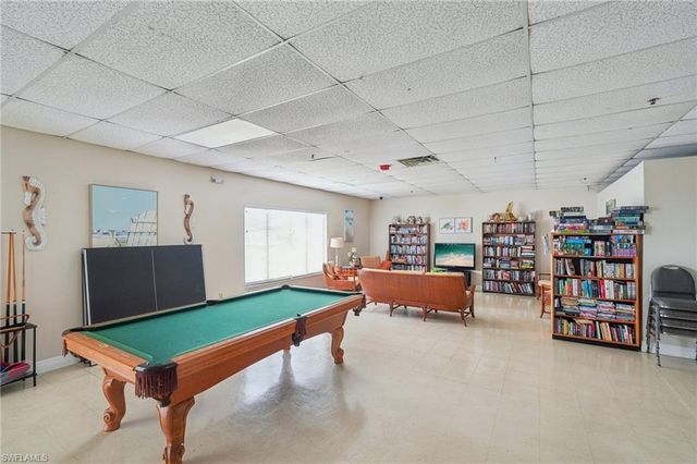53 Grosbeak LN, Naples, FL 34114