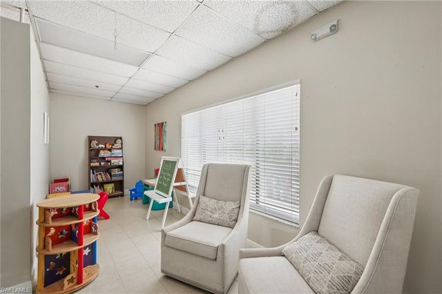53 Grosbeak LN, Naples, FL 34114