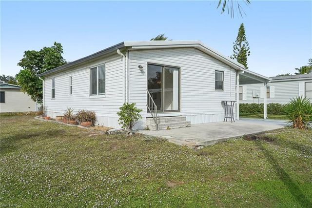 53 Grosbeak LN, Naples, FL 34114