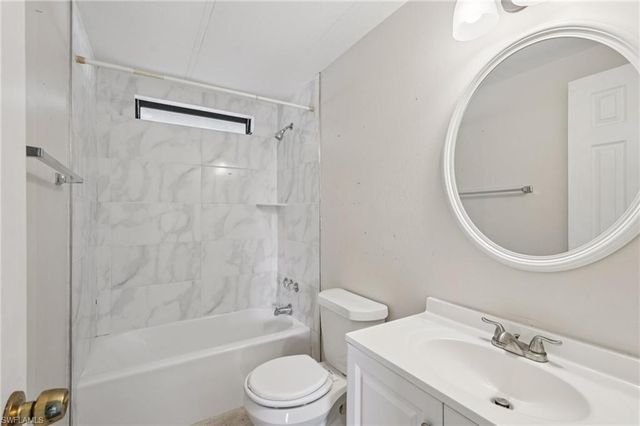 53 Grosbeak LN, Naples, FL 34114