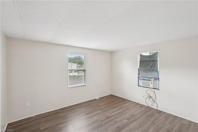 53 Grosbeak LN, Naples, FL 34114