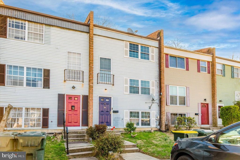 16 FARNSWORTH RD, Newark, DE 19713