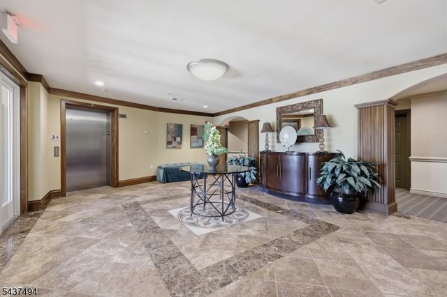 387 Victoria Drive, Bridgewater Twp., NJ 08807