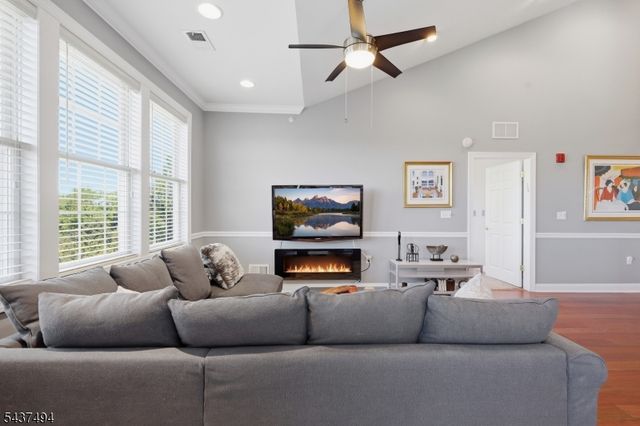 387 Victoria Drive, Bridgewater Twp., NJ 08807