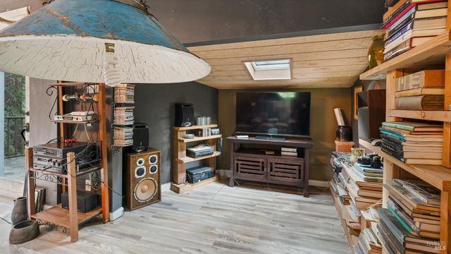 7456 Sir Francis Drake Blvd, Lagunitas, CA 94938