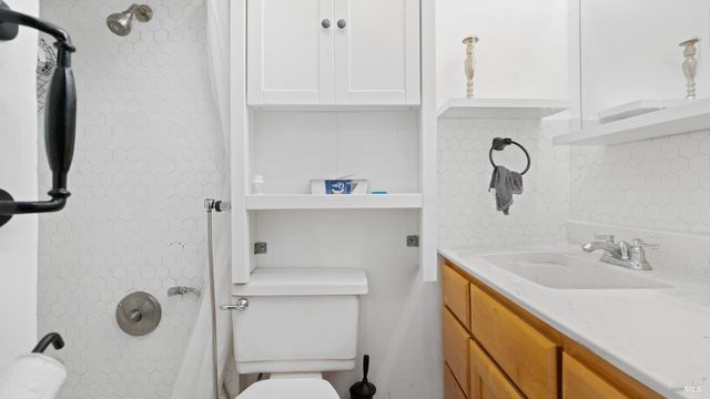 7456 Sir Francis Drake Blvd, Lagunitas, CA 94938