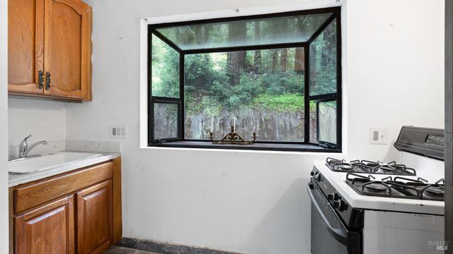 7456 Sir Francis Drake Blvd, Lagunitas, CA 94938