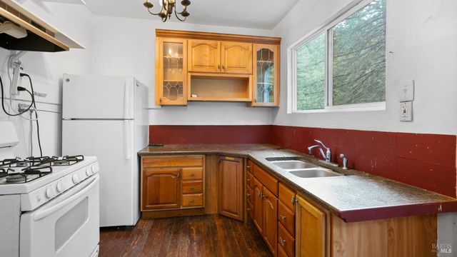 7456 Sir Francis Drake Blvd, Lagunitas, CA 94938