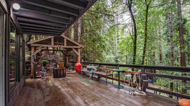 7456 Sir Francis Drake Blvd, Lagunitas, CA 94938