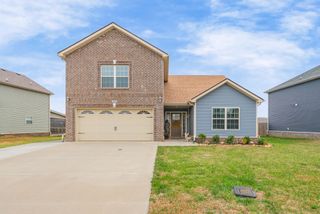 238 Dugger Dr, Clarksville, TN 37042