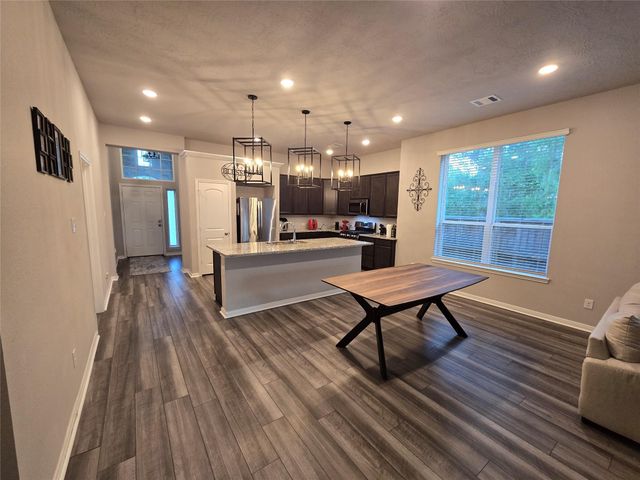 3205 Climbing Gardens Court, Conroe, TX 77301