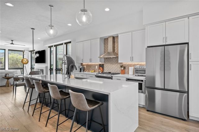1403 E Superior Avenue, Cleveland, OH 44113
