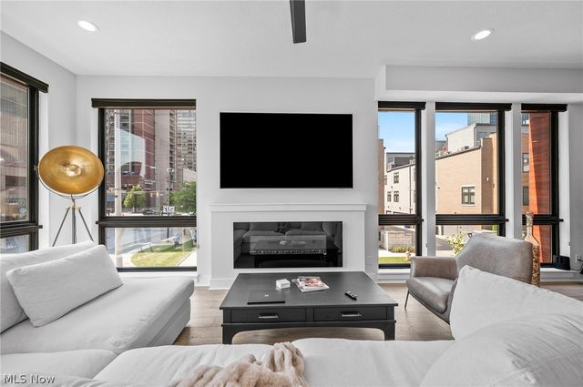 1403 E Superior Avenue, Cleveland, OH 44113