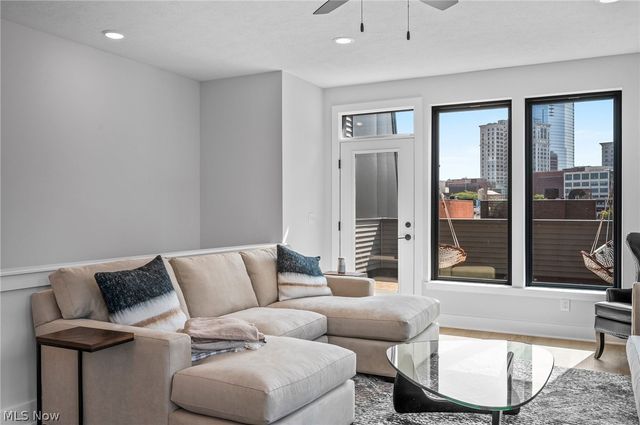 1403 E Superior Avenue, Cleveland, OH 44113