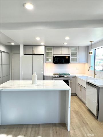 3988 Beethoven Street 7, Los Angeles, CA 90066