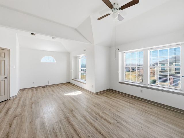 3950 Seaside Court, Fort Worth, TX 76040